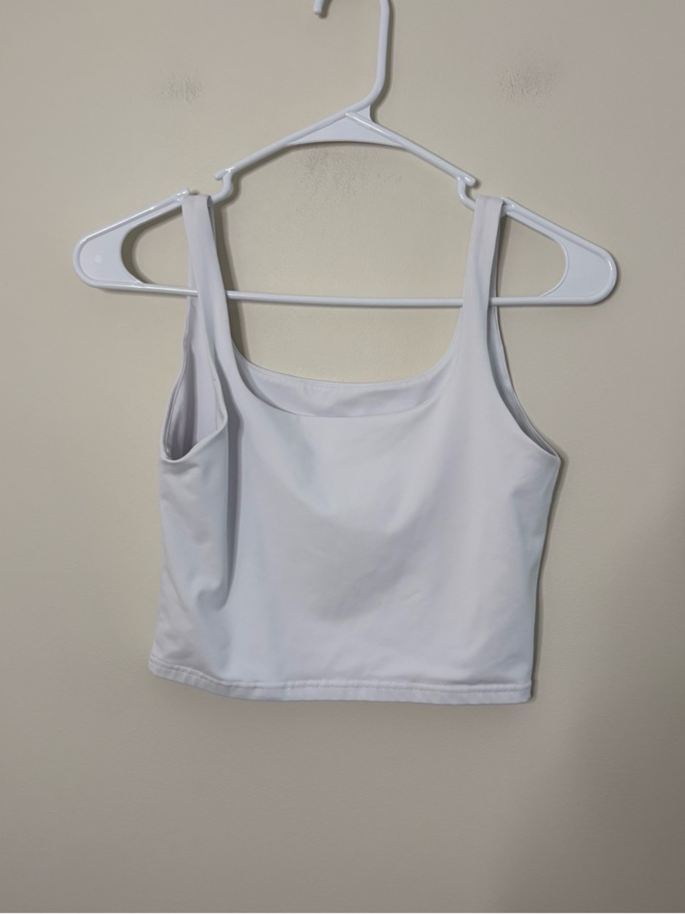 Reoria Women’s Small White Tank Top Crop NWOT Beachy gym leisure